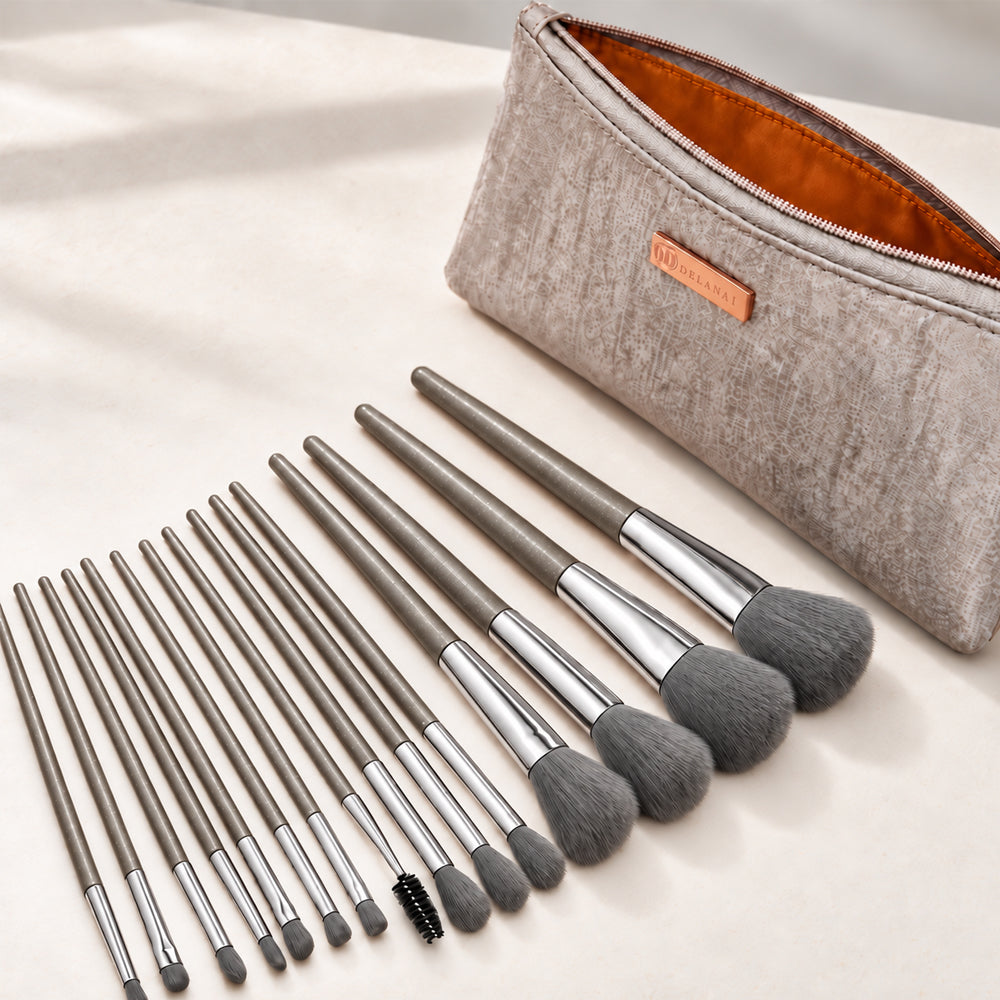 Make-up-Pinselset mit 15 Pinseln, Holzgriffen und Aufbewahrungstasche