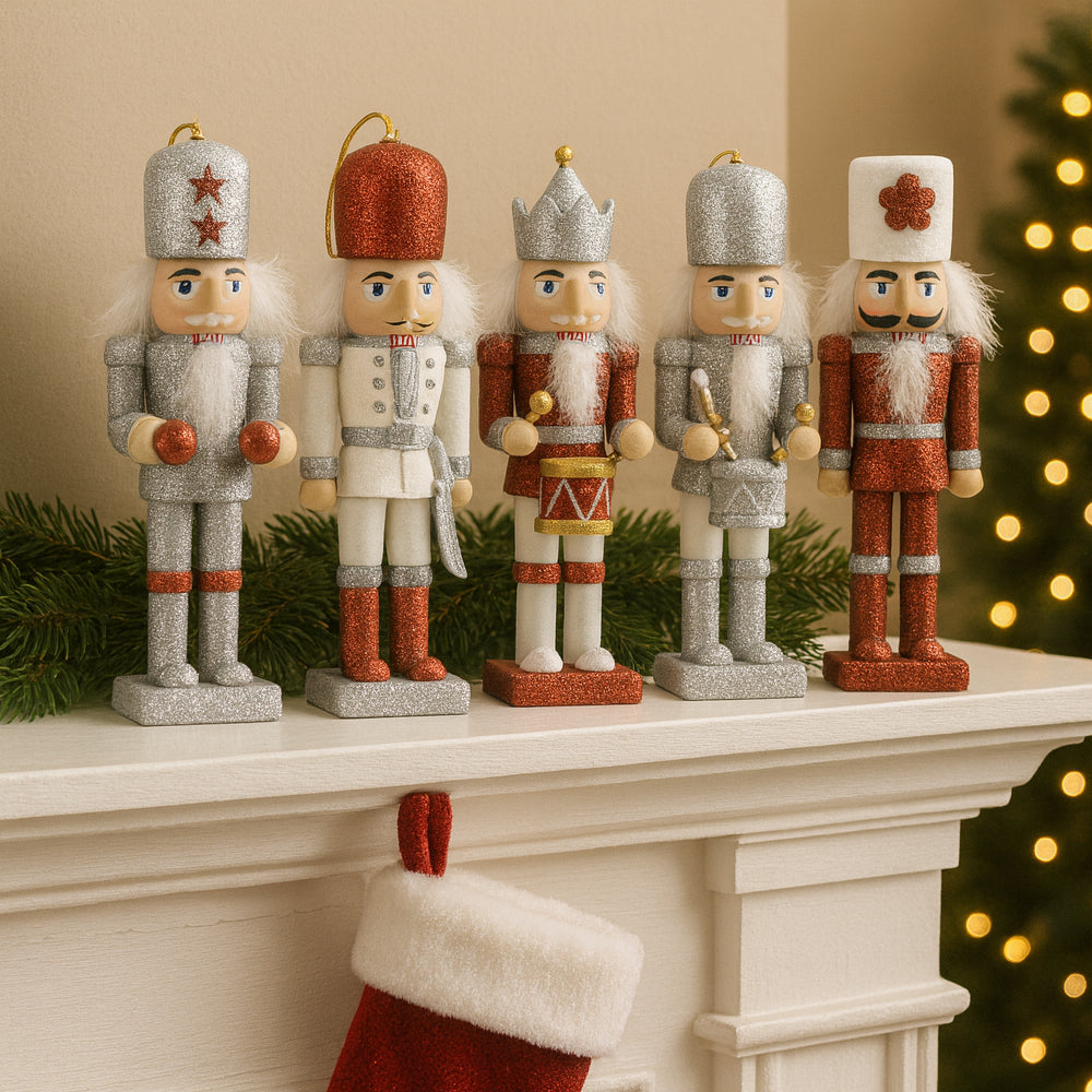 Nussknacker-Figuren aus Holz – 12,5 cm, Set mit 5 Figuren –