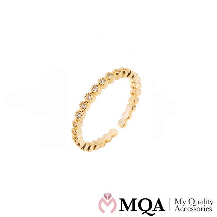 Ring, goldfarben mit Glassteinen