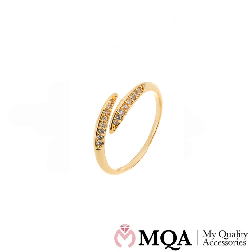 Ring, goldfarben mit kleinen Steinen