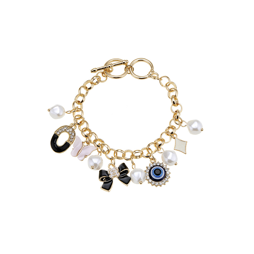 Armband mit vielen schönen Charms und Perlen