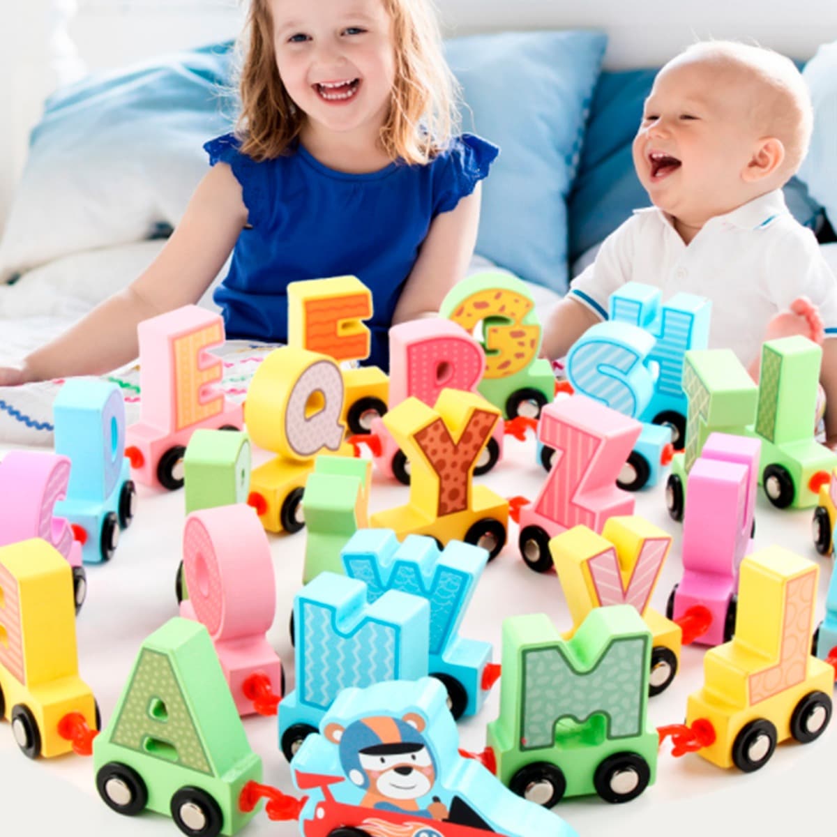 Alphabet Zug aus Holz