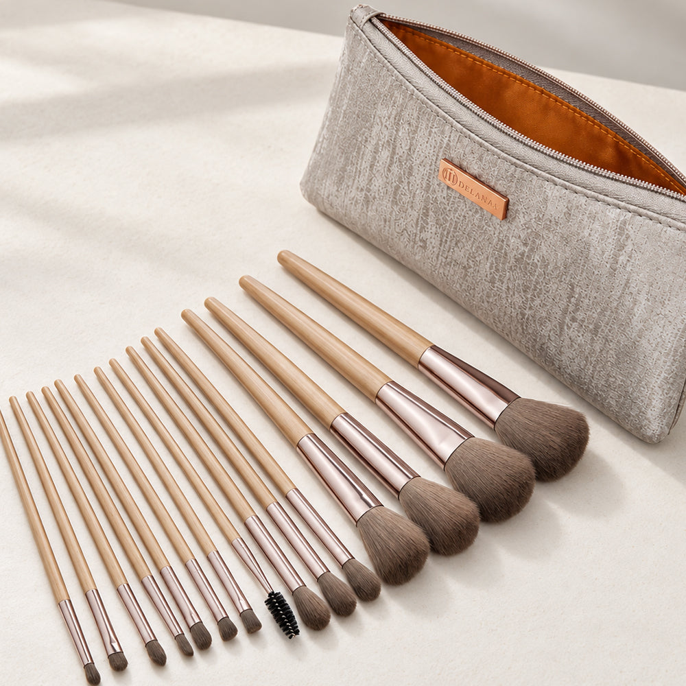 Make-up-Pinselset mit 15 Pinseln, Holzgriffen und Aufbewahrungstasche