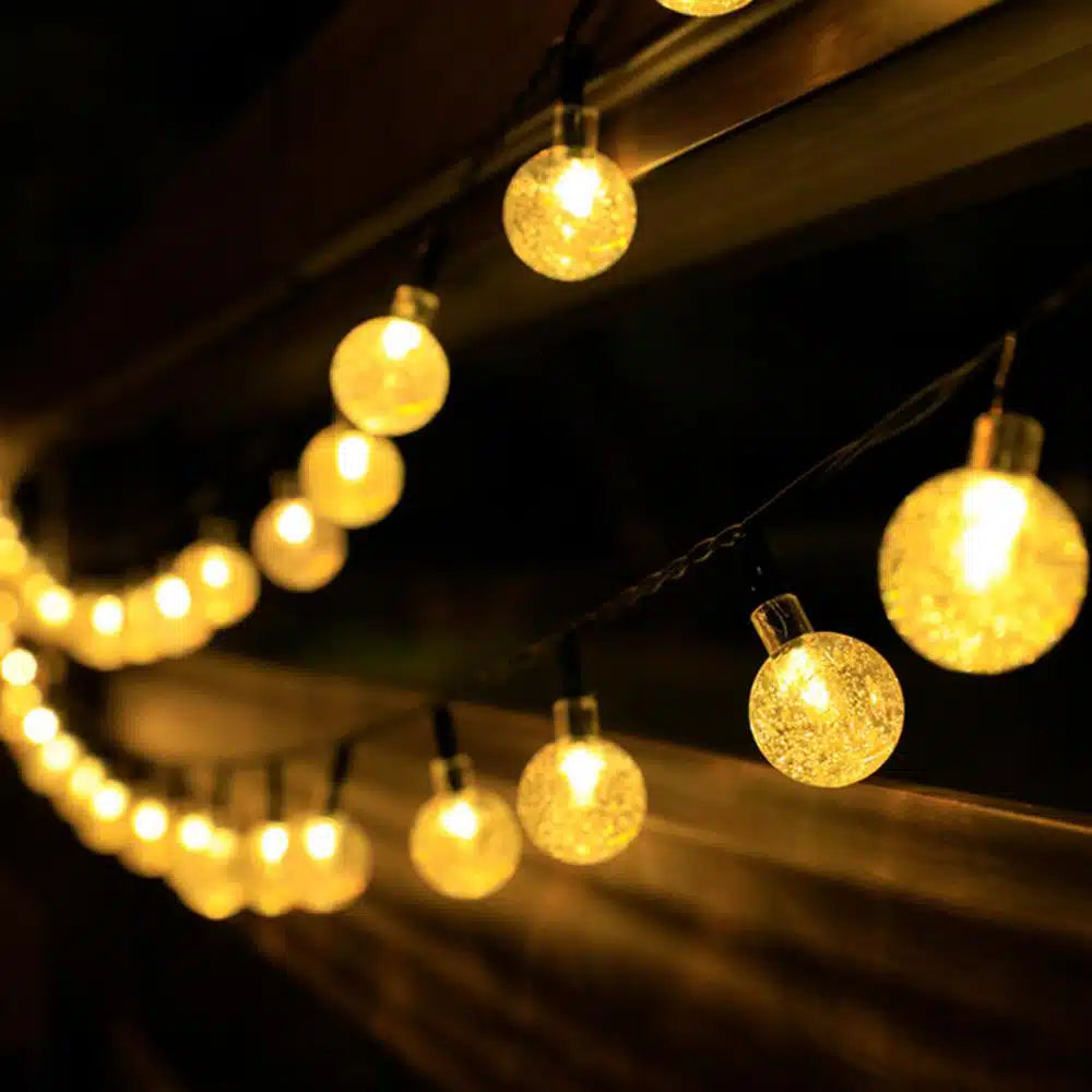 Lichterkette mit 30 Kugeln – Aufladung über Solarzellenpanel