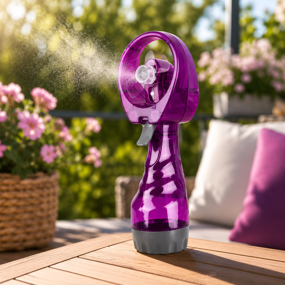 Handventilator mit erfrischendem Wassersprühnebel