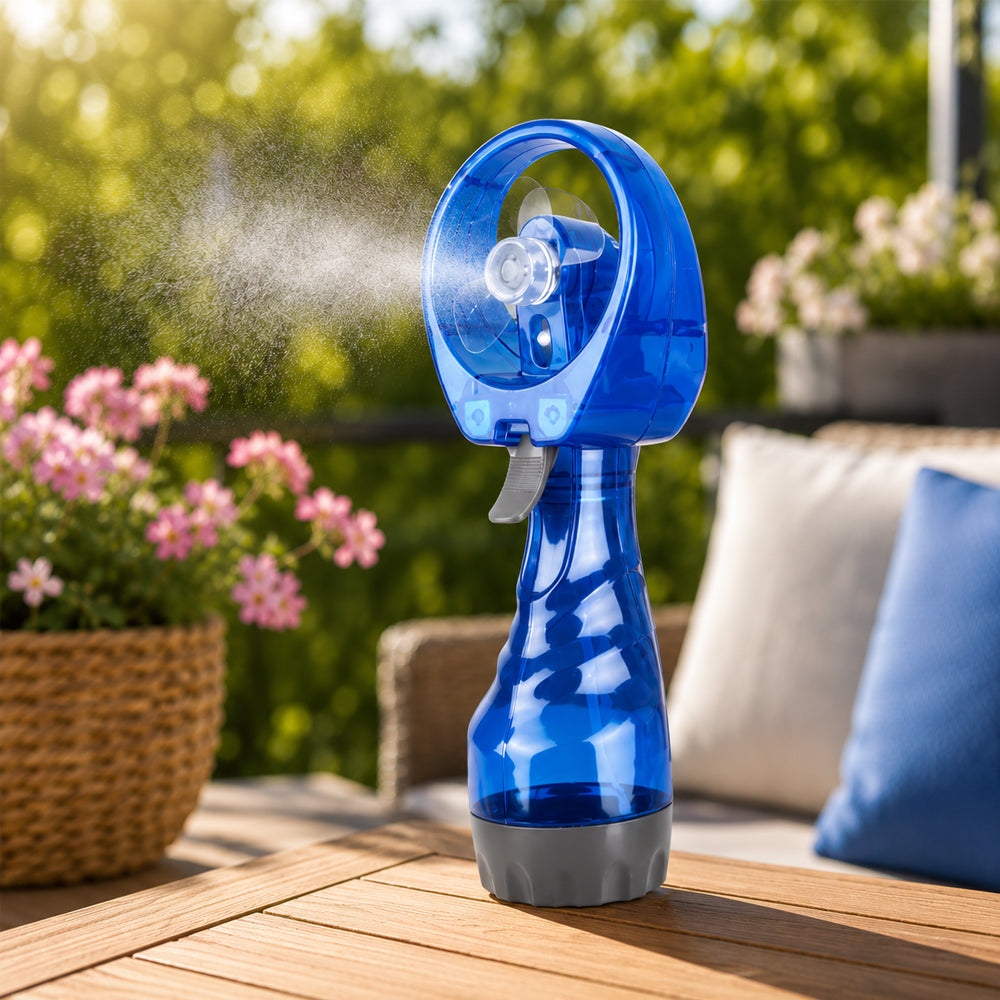 Handventilator mit erfrischendem Wassersprühnebel