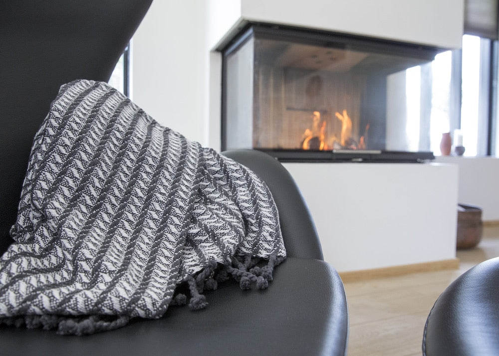 Decke mit Fransen aus 100 % Baumwolle - 135 x 200 cm. von Rugs'N'More