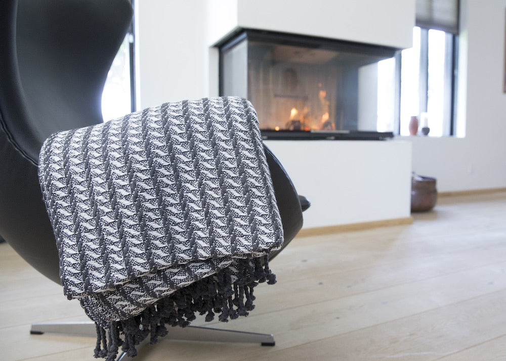Decke mit Fransen aus 100 % Baumwolle - 135 x 200 cm. von Rugs'N'More