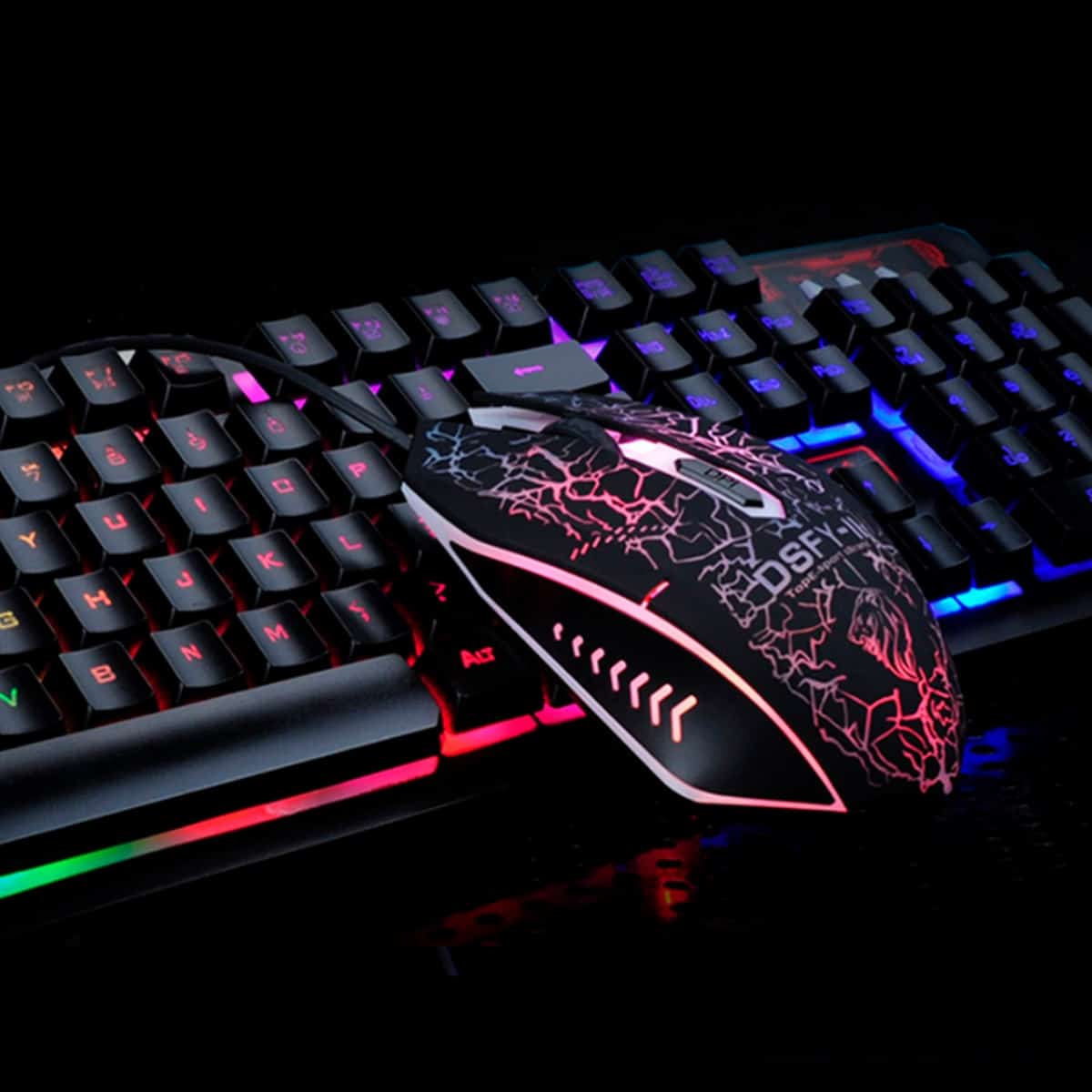 Gaming-Tastatur und Maus mit LED-Hintergrundbeleuchtung