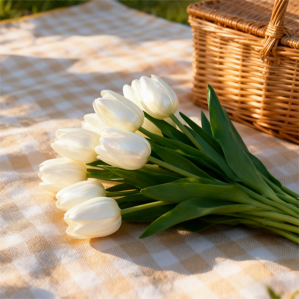 LED-Tulpenstrauß – 10 weiße Tulpen mit warmweißem Stimmungslicht
