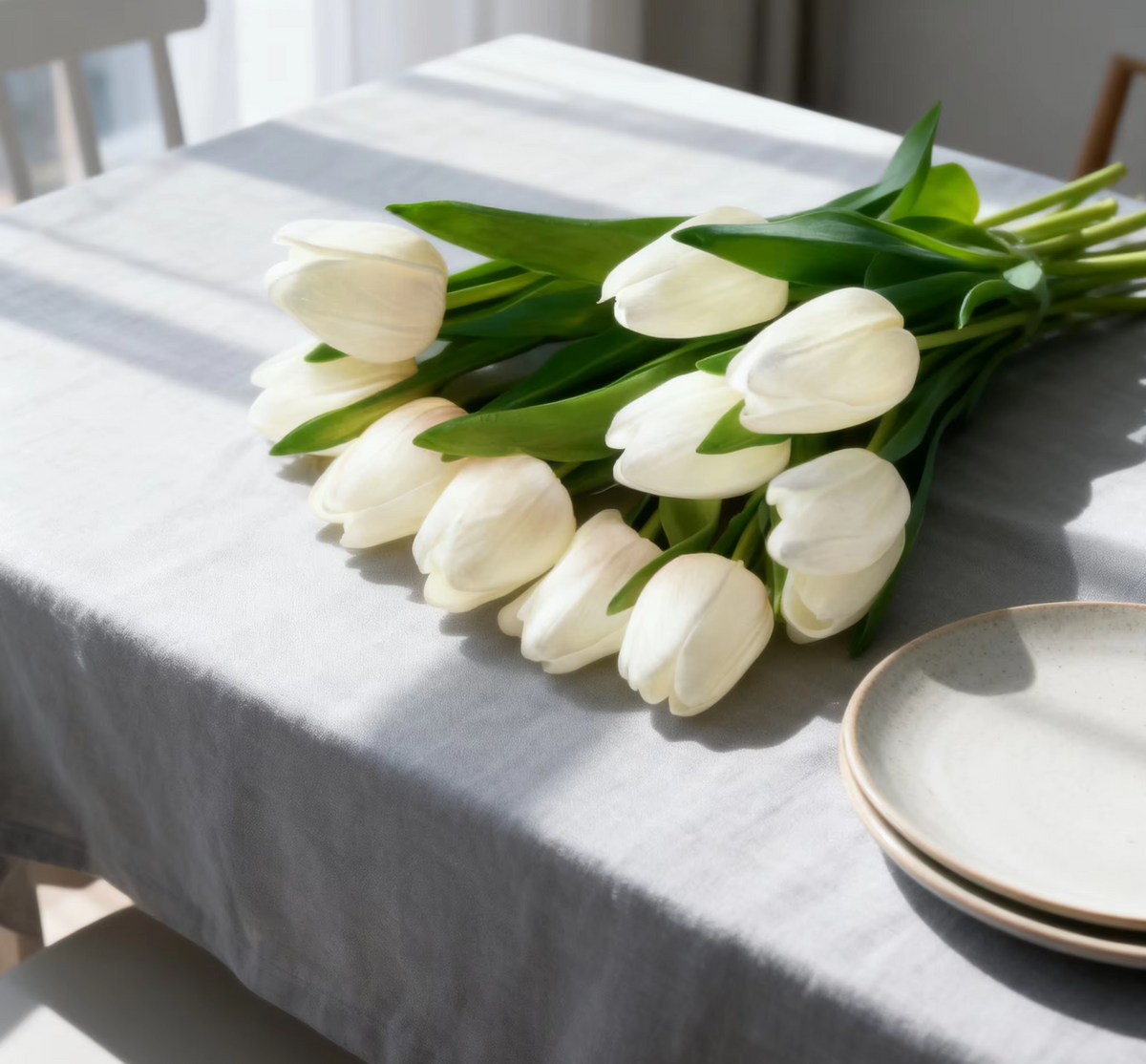 LED-Tulpenstrauß – 10 weiße Tulpen mit warmweißem Stimmungslicht