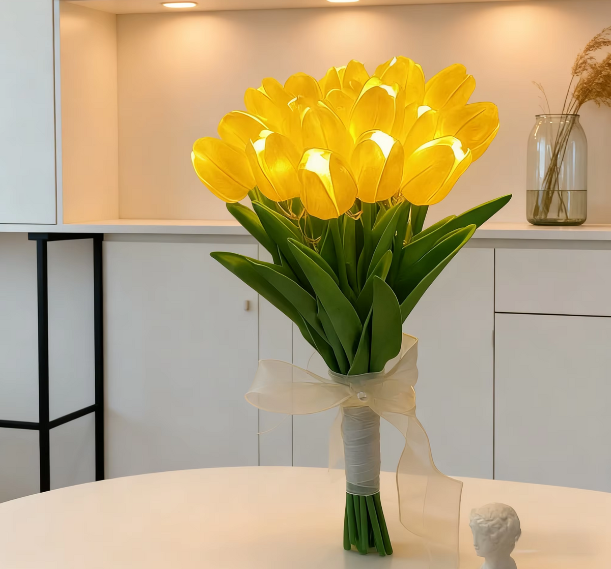 LED-Tulpenstrauß – 10 weiße Tulpen mit warmweißem Stimmungslicht