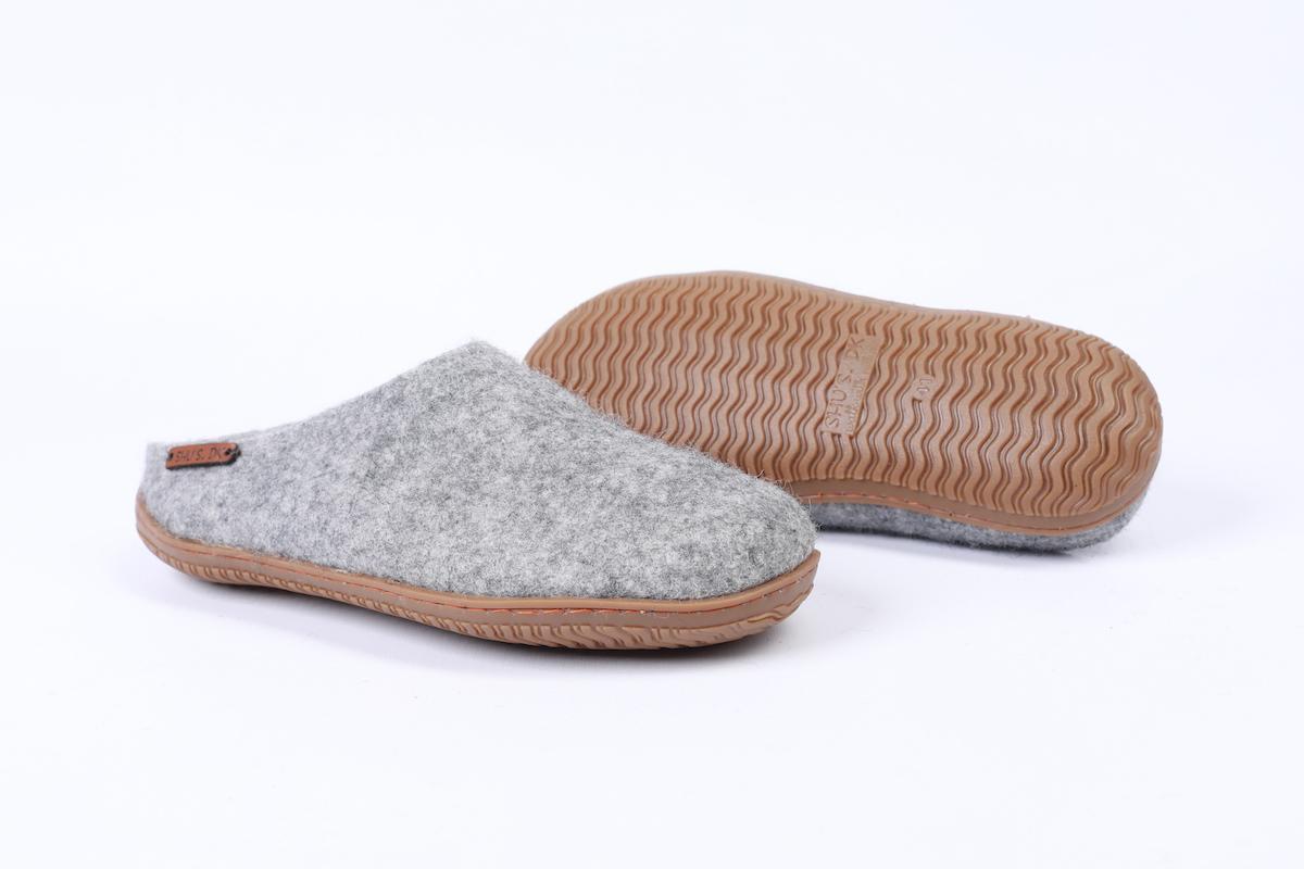 Wollpantoffel (100% reine Wolle) - Model Grau mit Gummisohle