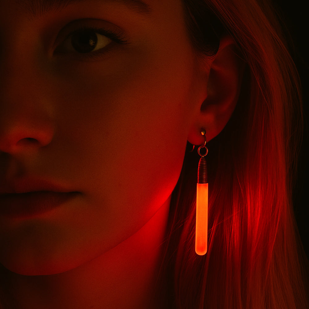 Glow-in-the-dark Ohrringe – Dreh das Licht und die Party auf!
