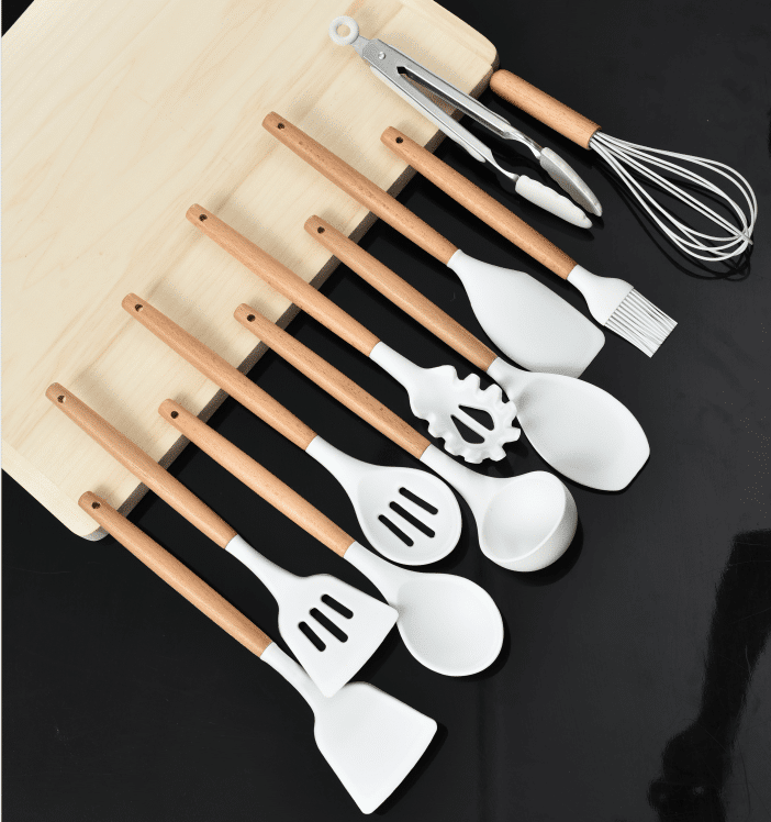 Küchenset mit 11 Teilen in Holz / Silikon inkl. Halter (schwarz oder weiß)