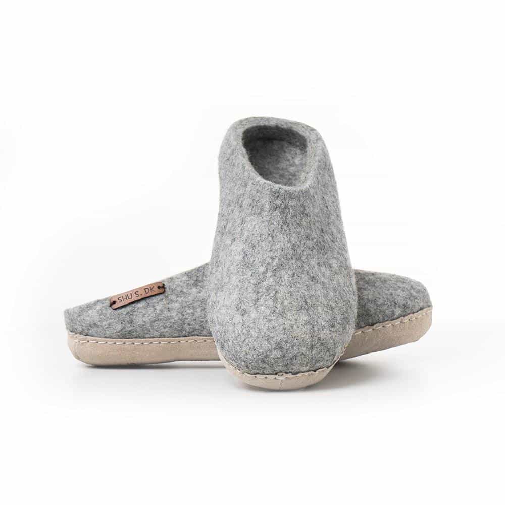Wollpantoffel (100% reine Wolle) - Modell Grau mit Sohle aus Leder