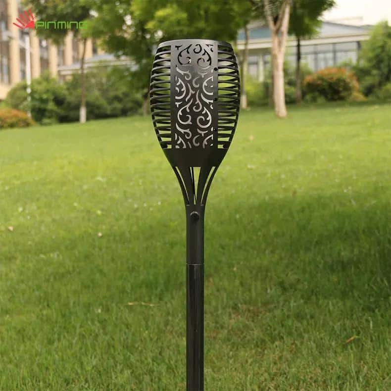 2 Stk. flammende LED-Fackeln auf Spießen mit Solarzellen für den Garten (78 cm.)
