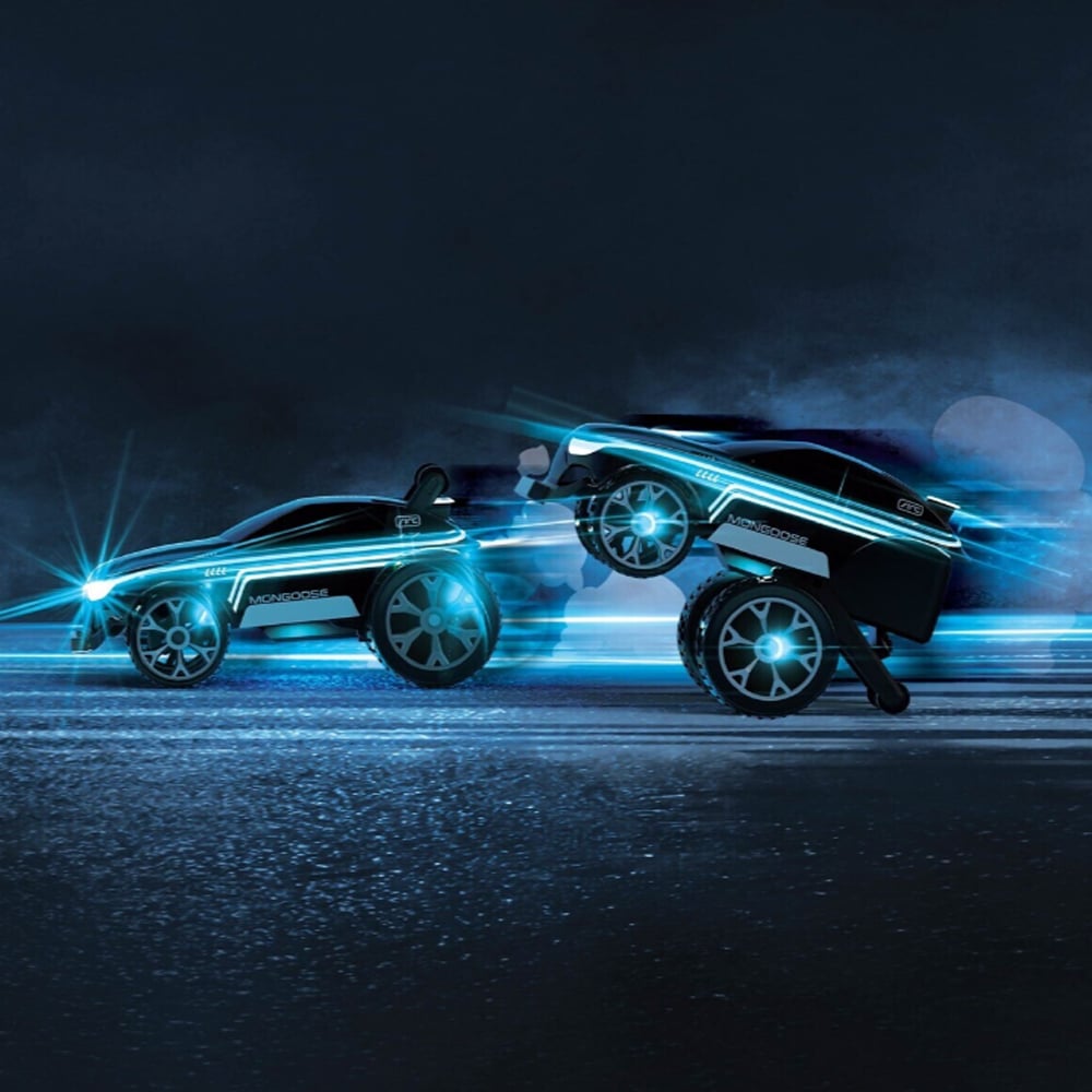 Ferngesteuertes Stunt-Auto mit 16 LED-Lichtern von Sharper Image