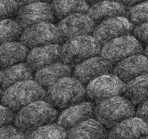 Kugelteppich aus 100 % reiner Nepalwolle – Dunkelgrau