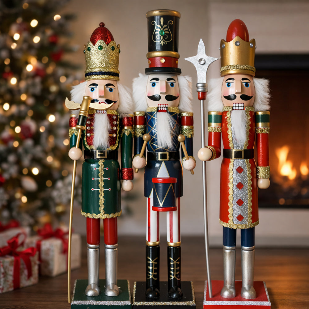 Nussknackerfiguren aus Holz – 55 cm – 3 verschiedene Figuren