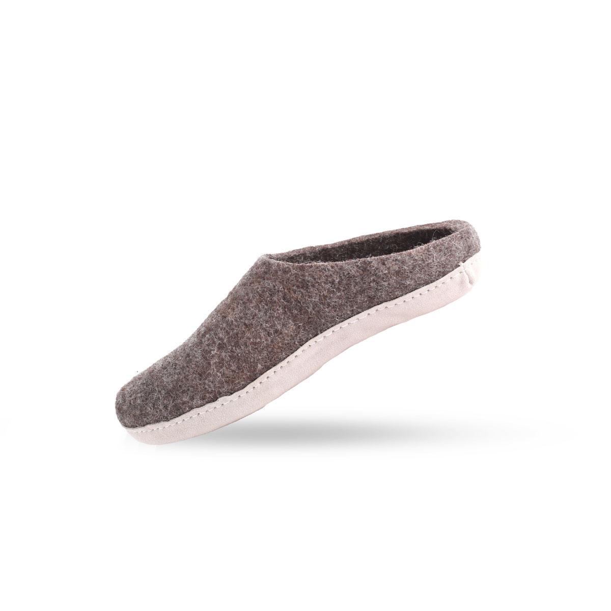 Wollpantoffel (100% reine Wolle) - Modell Braun mit Sohle aus Leder